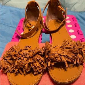 Super girly Pom Pom sandals